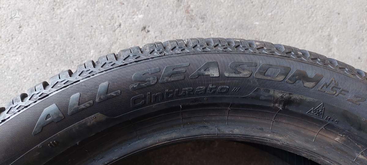Pirelli, universalios 215/50 R18