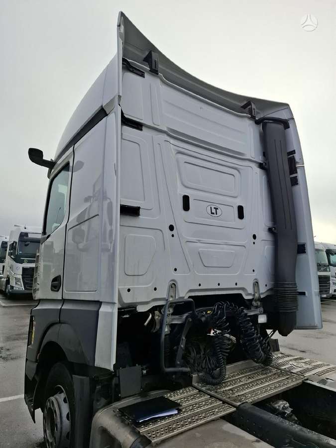 Mercedes-Benz Actros 5 1845 Big Space, double sleeper