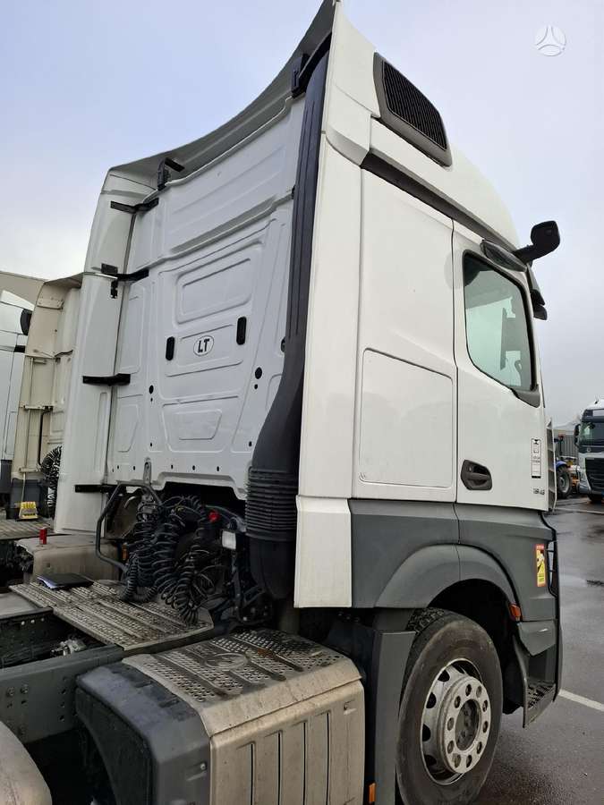 Mercedes-Benz Actros 5 1845 Big Space, double sleeper