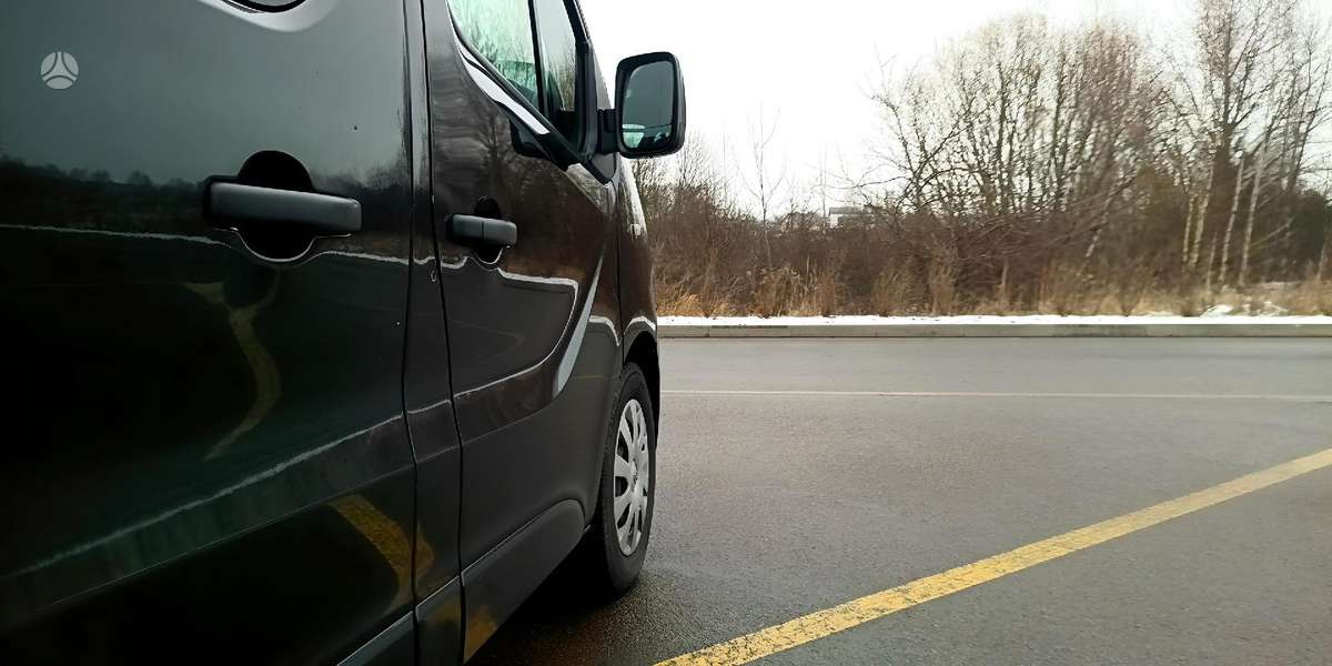 Opel Vivaro BiTurbo, passenger minibus