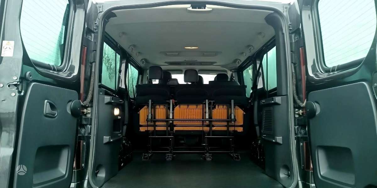Opel Vivaro BiTurbo, passenger minibus