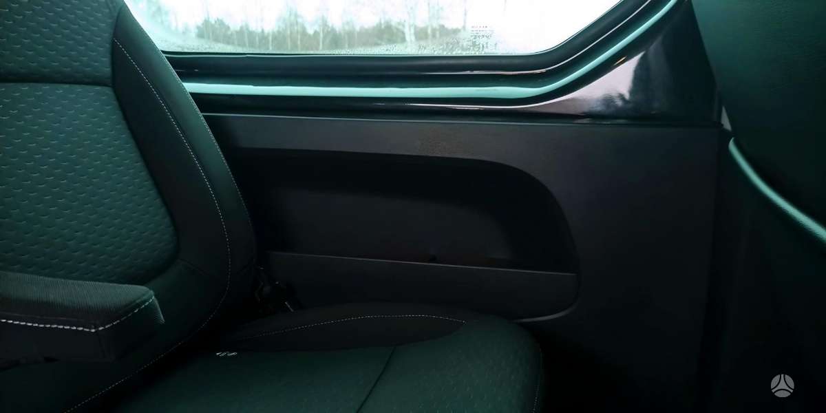 Opel Vivaro BiTurbo, passenger minibus
