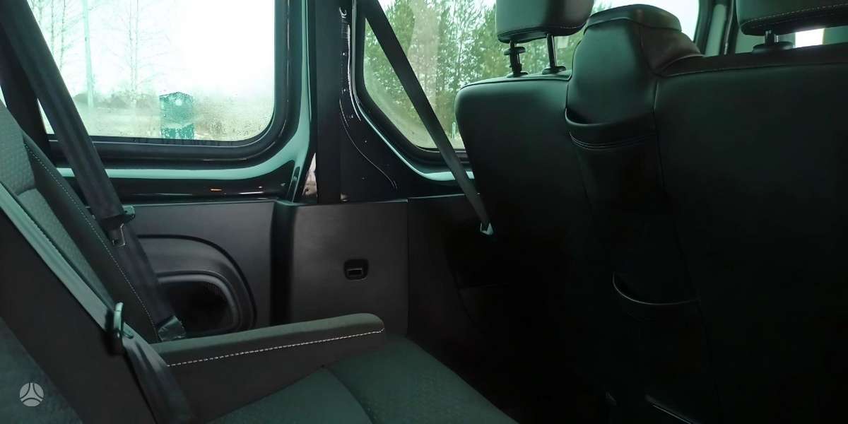 Opel Vivaro BiTurbo, passenger minibus