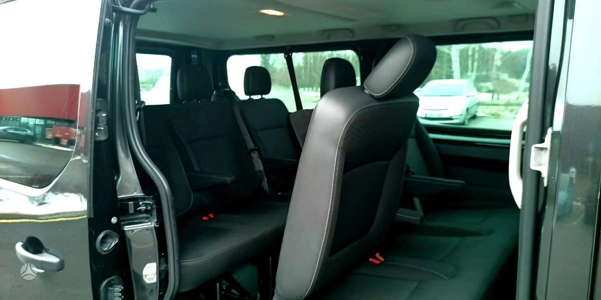 Opel Vivaro BiTurbo, passenger minibus