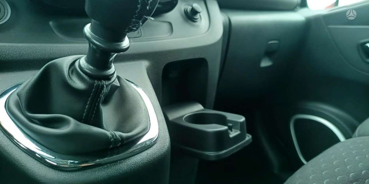Opel Vivaro BiTurbo, passenger minibus