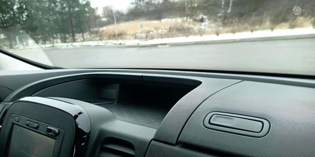 Opel Vivaro BiTurbo, passenger minibus