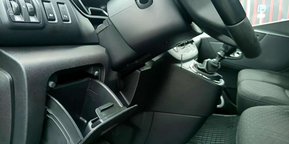 Opel Vivaro BiTurbo, passenger minibus