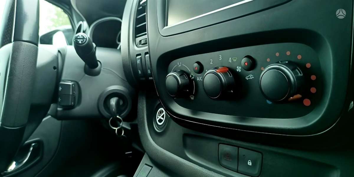 Opel Vivaro BiTurbo, passenger minibus