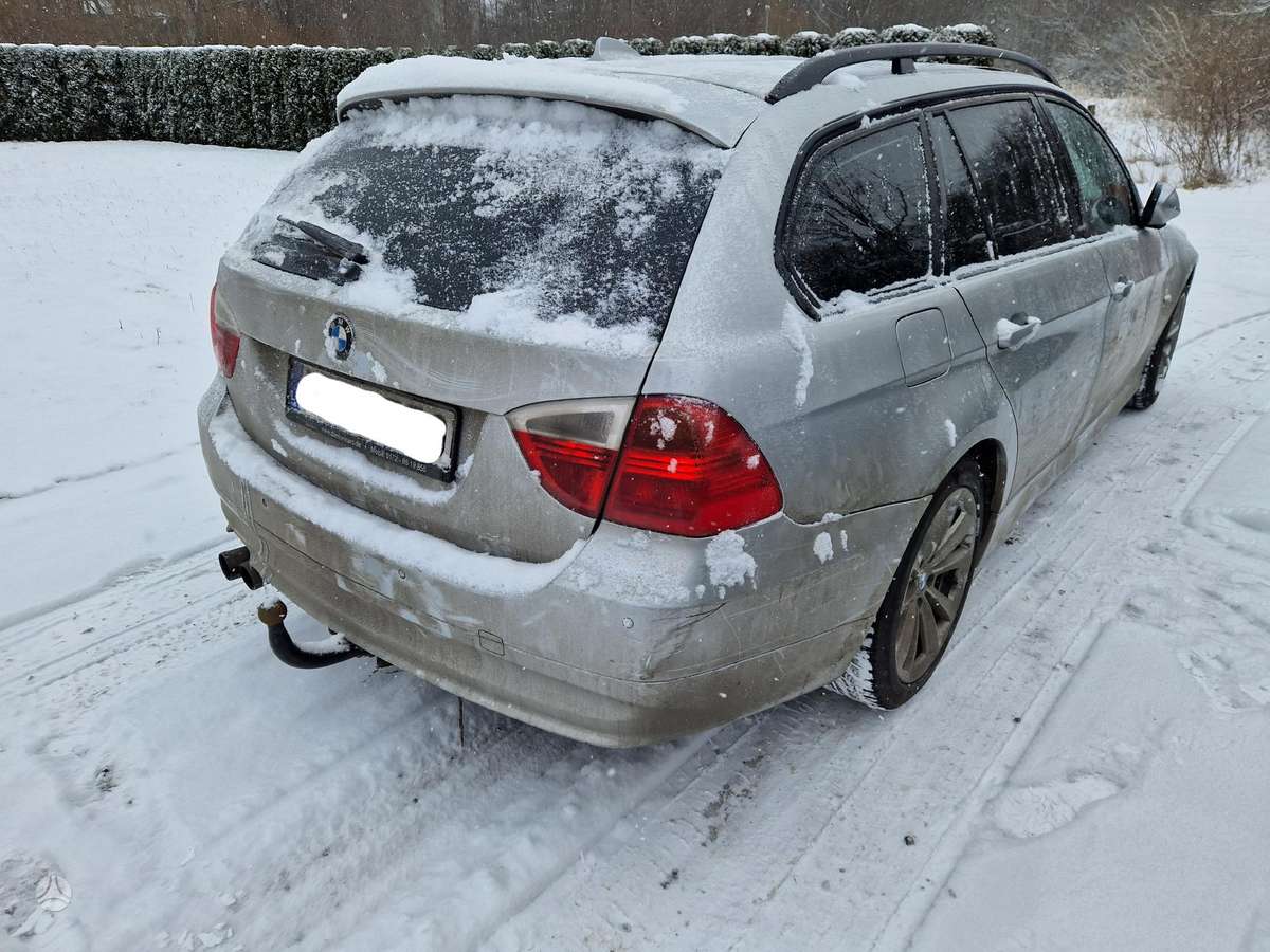 BMW 330 Dalimis