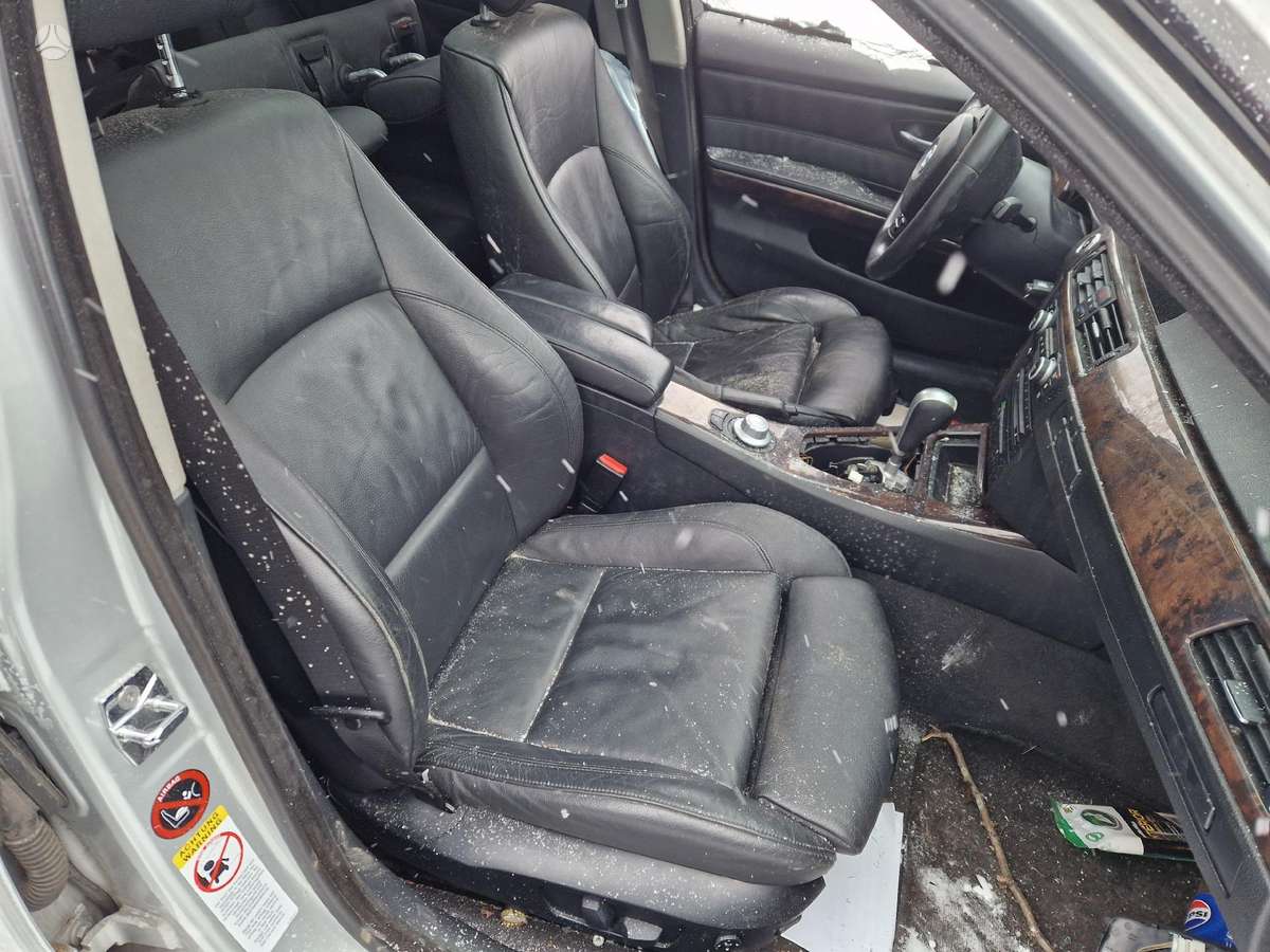 BMW 330 Dalimis