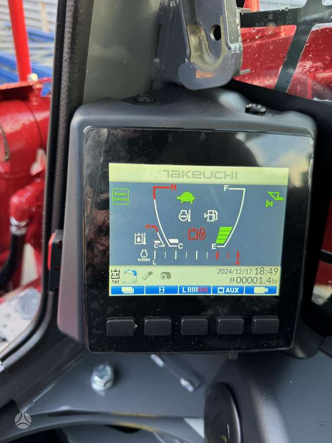 Takeuchi TL 10 V2, mini loaders