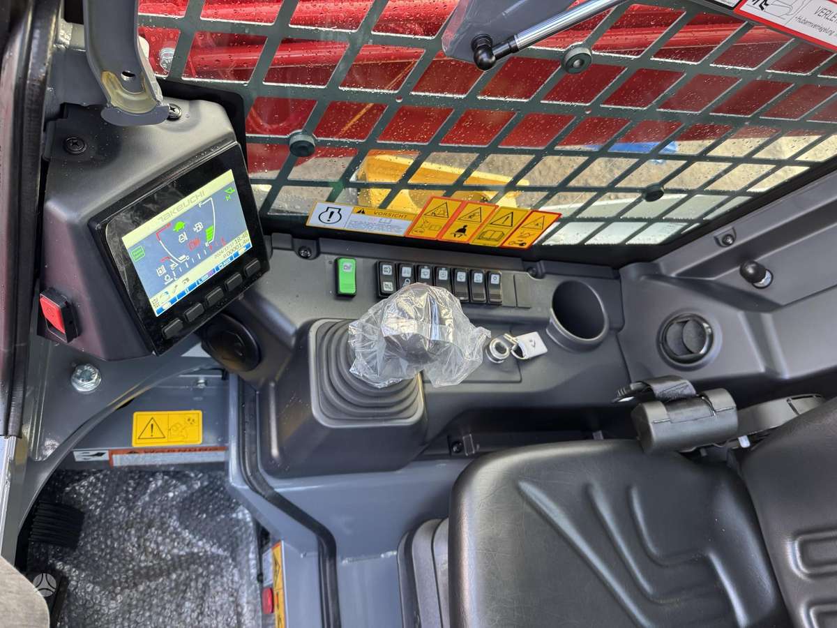 Takeuchi TL 10 V2, mini loaders