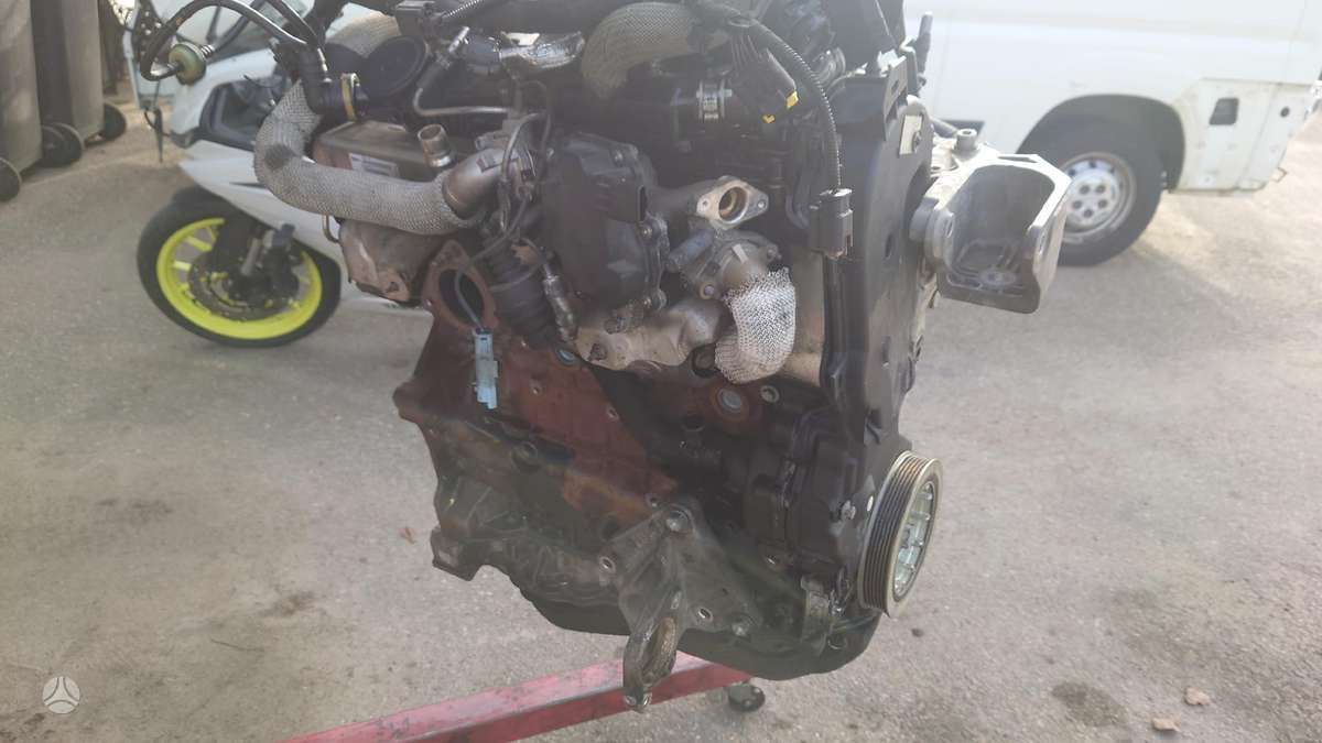Land Rover Discovery Sport детали двигателя