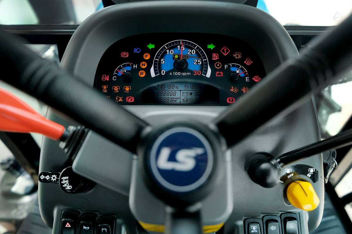 LS Mtron XU 6168, тракторы