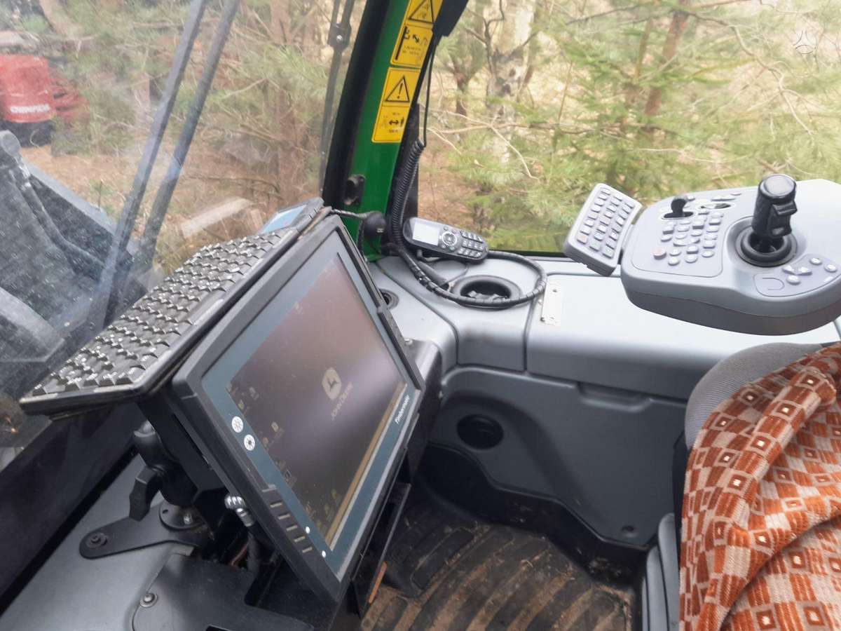 John Deere 1270 E   IT 4, harvesters