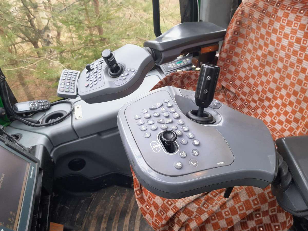 John Deere 1270 E   IT 4, харвестеры