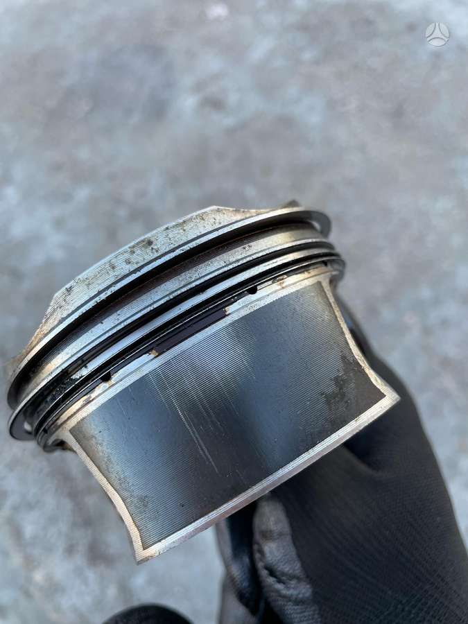 BMW 750, 7852246 N63B44C, engine parts