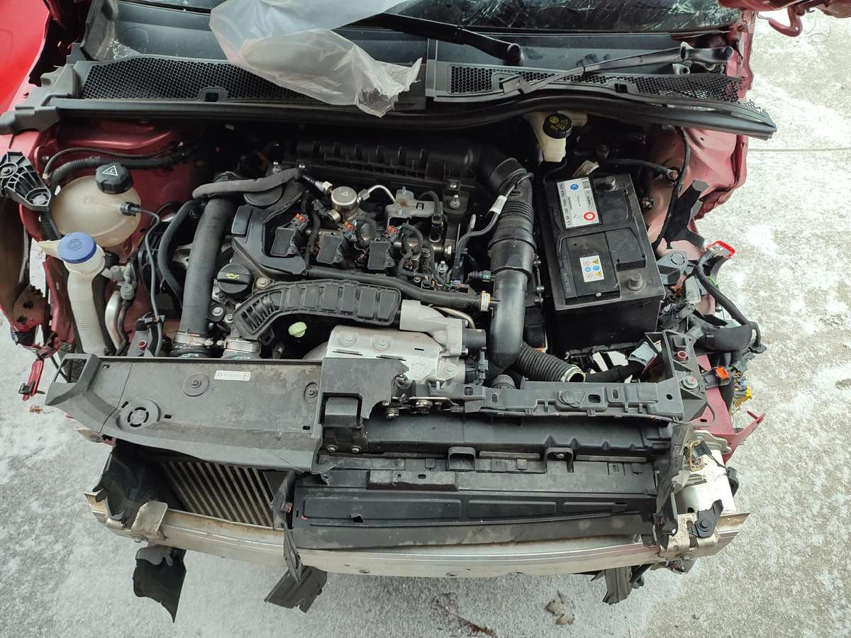 Peugeot 208 Variklis hnk hn05