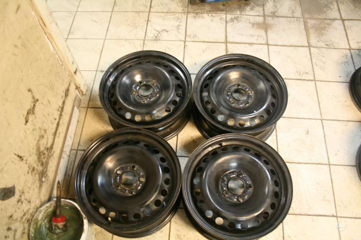 Ford, plieniniai štampuoti, R16