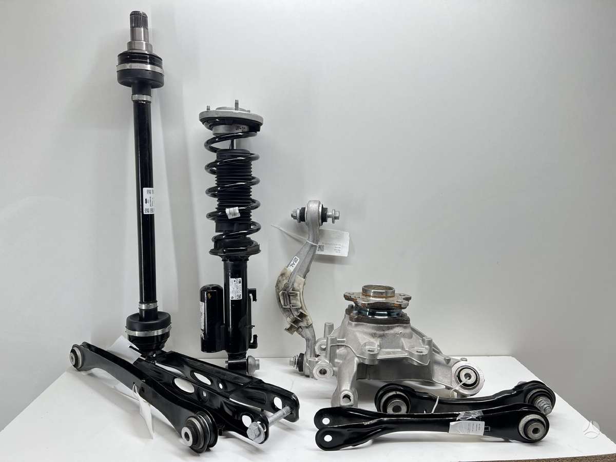 BMW 840 chassis parts