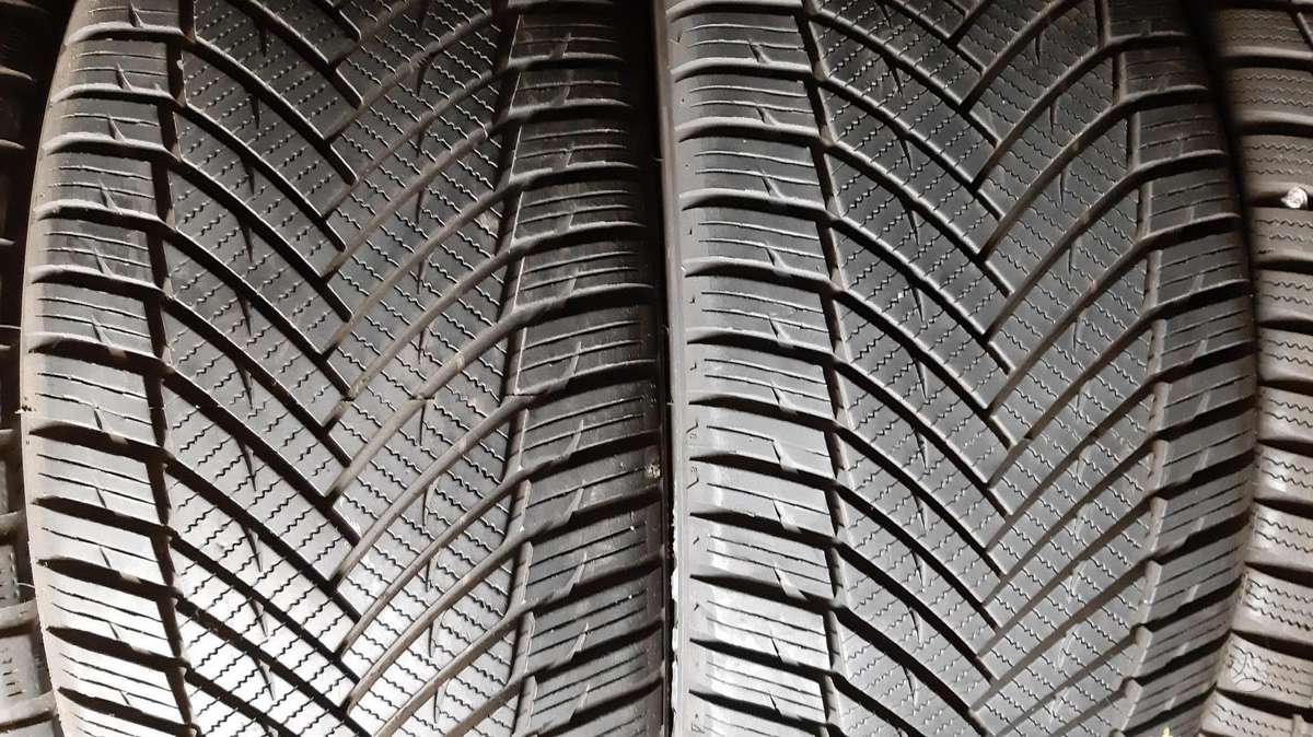 Continental , Rotalla M+S, summer 215/40 R17