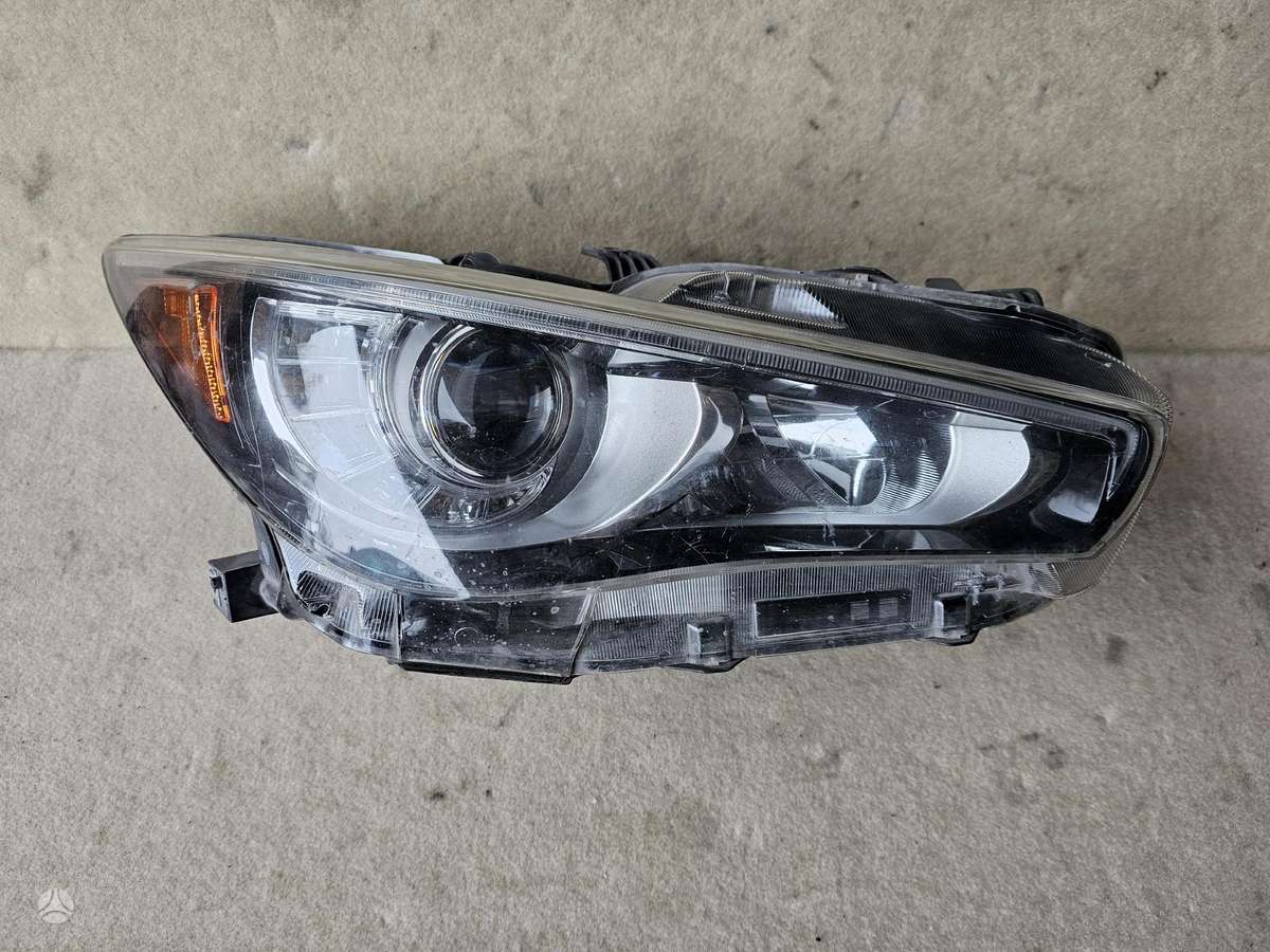 Infiniti Q50 kėbulo dalys