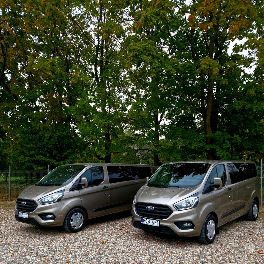 Ford Transit Custom, keleivinis mikroautobusas