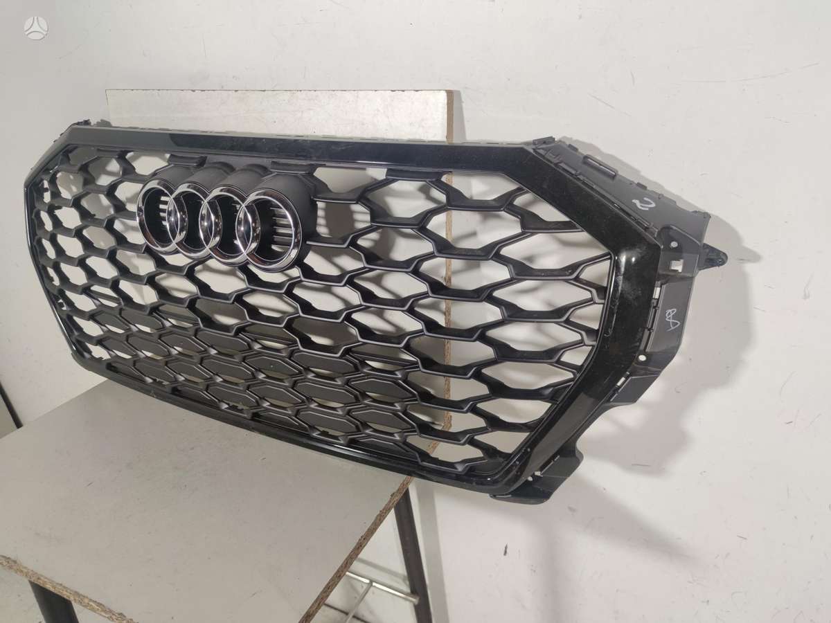 Audi Q3, 83F853651B 83F853651C, front grill