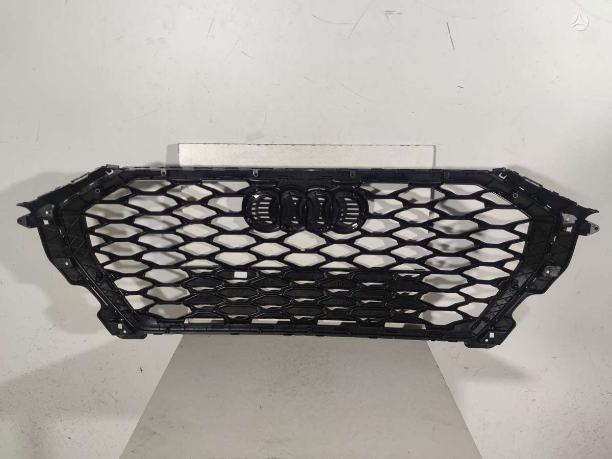 Audi Q3, 83F853651B 83F853651C, front grill