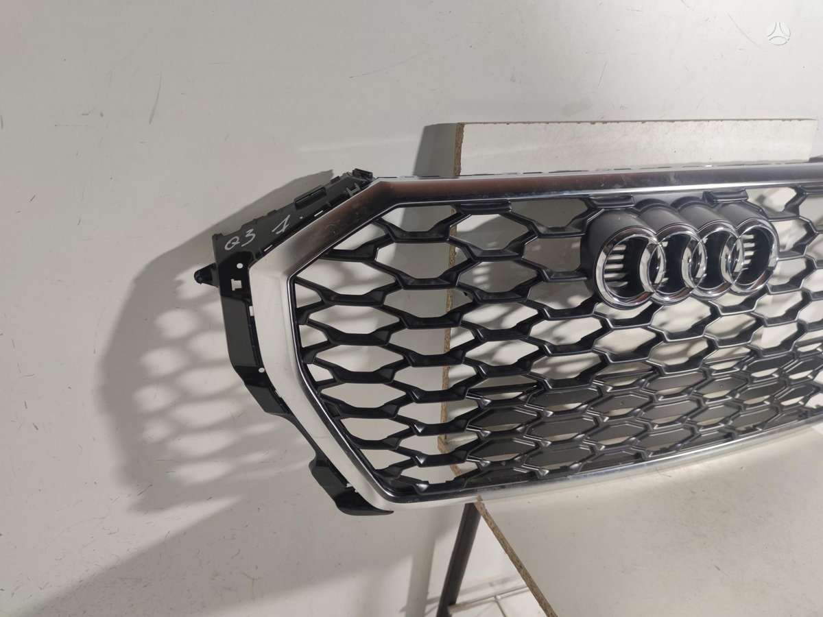 Audi Q3, 83F853651B 83F853651C, front grill