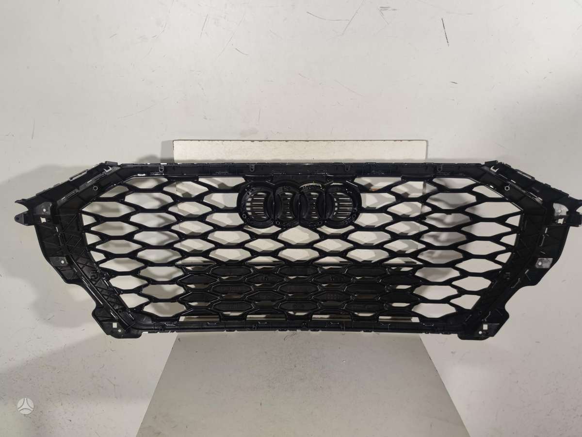 Audi Q3, 83F853651B 83F853651C, front grill
