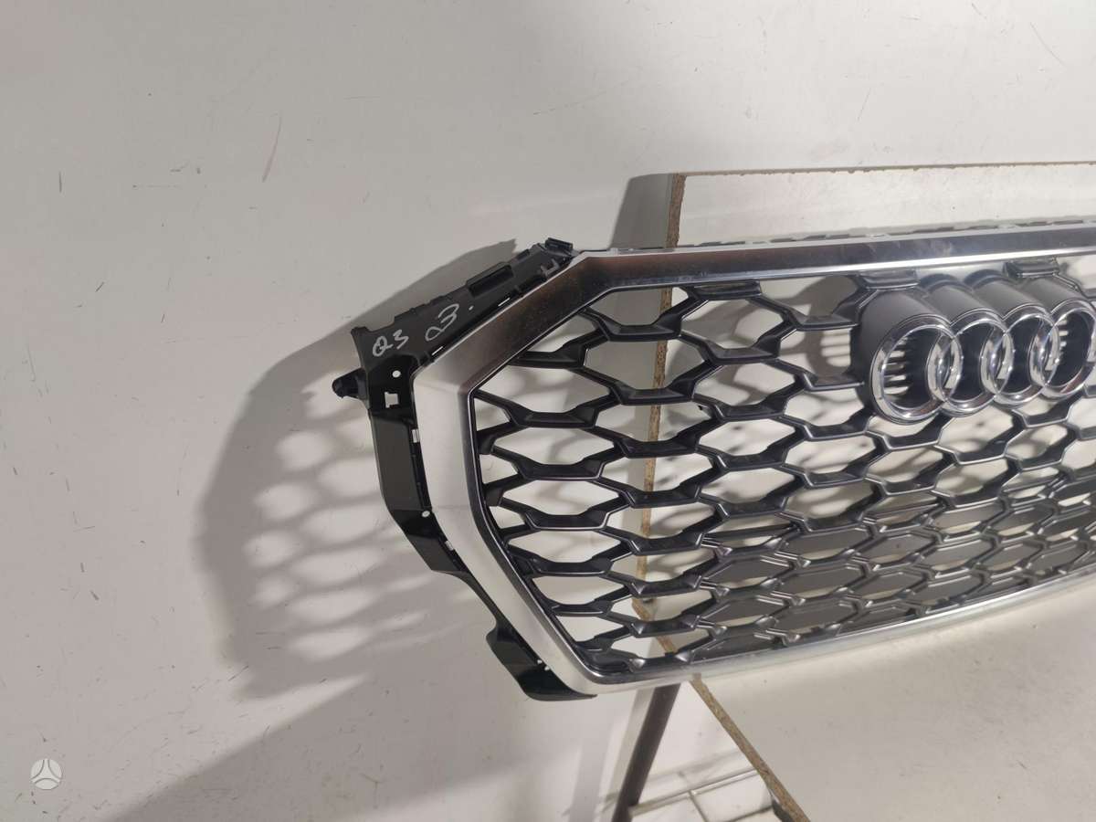 Audi Q3, 83F853651B 83F853651C, front grill