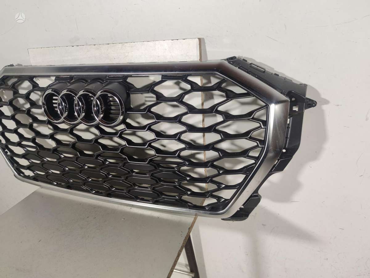 Audi Q3, 83F853651B 83F853651C, front grill