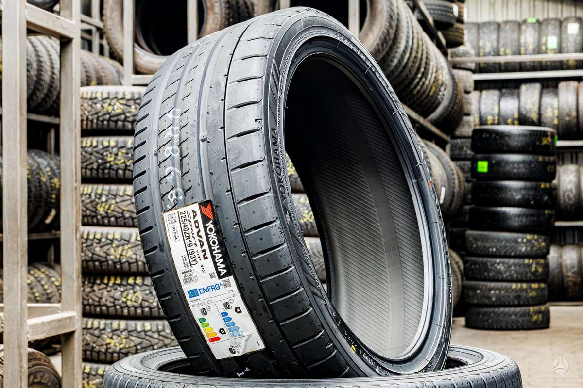Yokohama Advan Sport V107, summer 255/35 R19 | A27653156