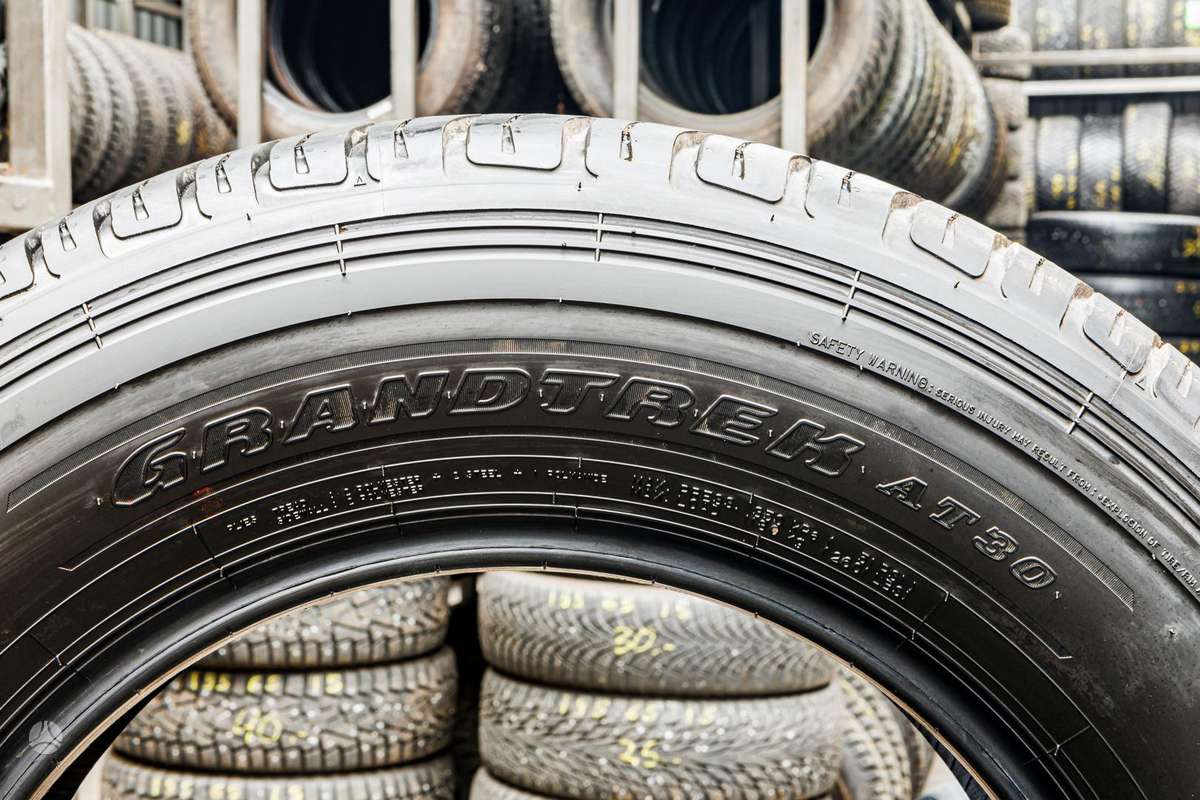 Dunlop Grantrek AT30, summer 265/65 R18