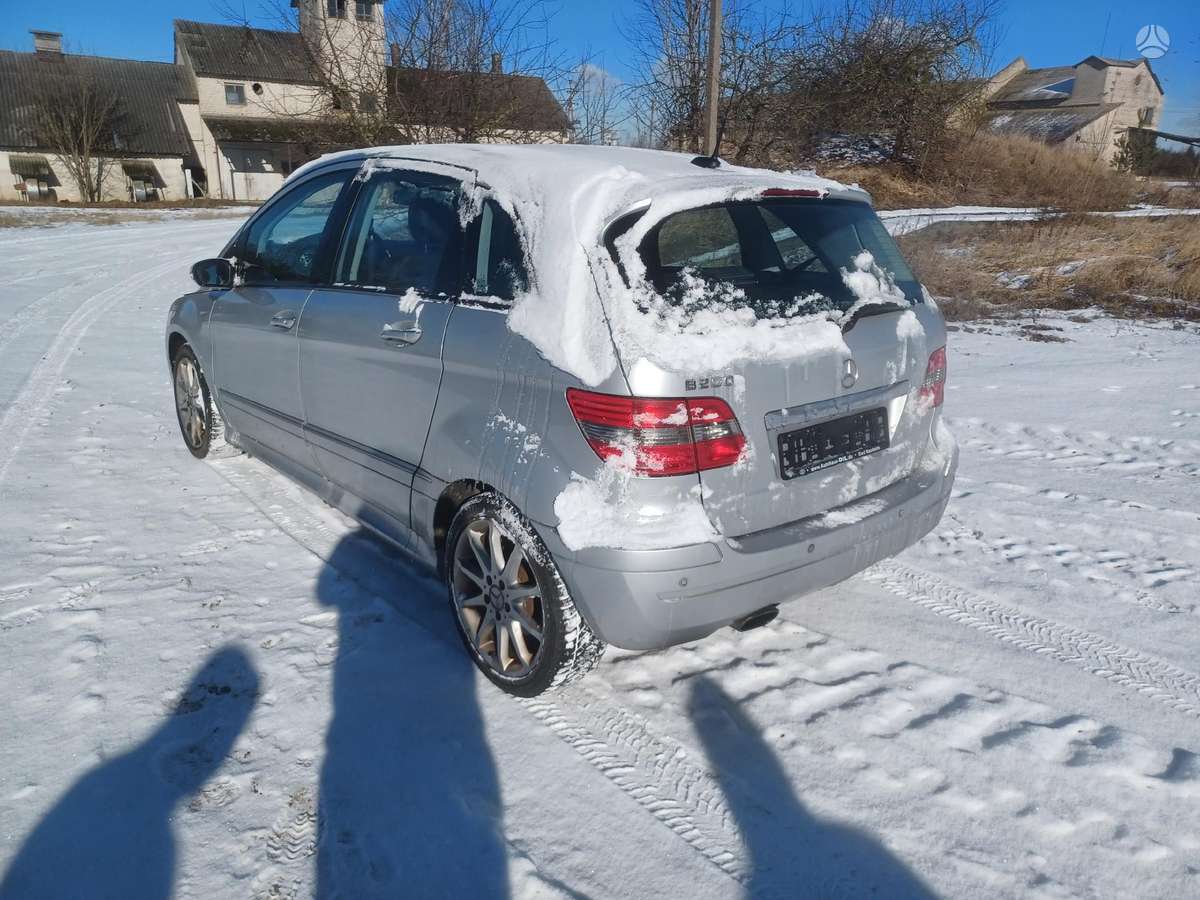 Mercedes-Benz B200
