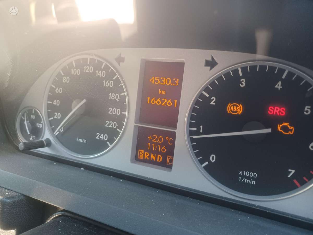 Mercedes-Benz B200