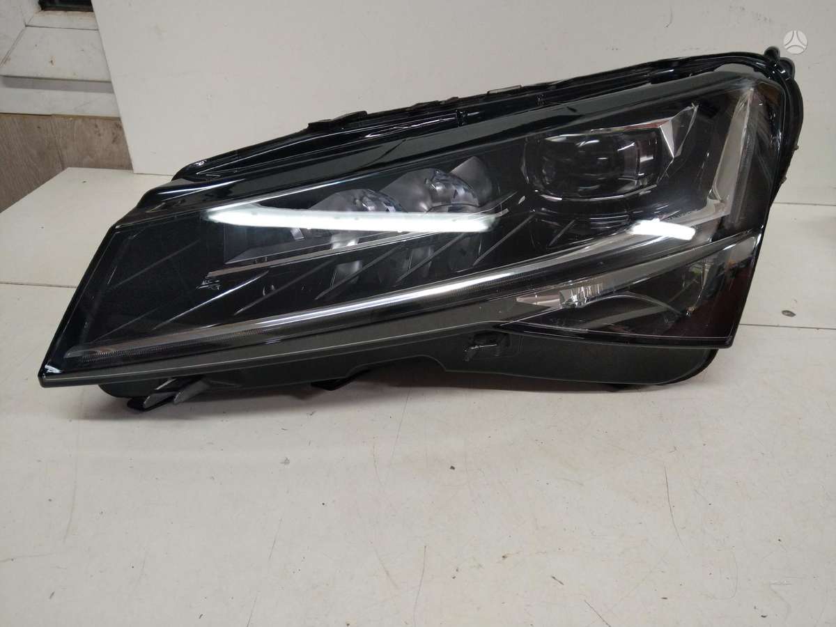 Skoda Superb panelė