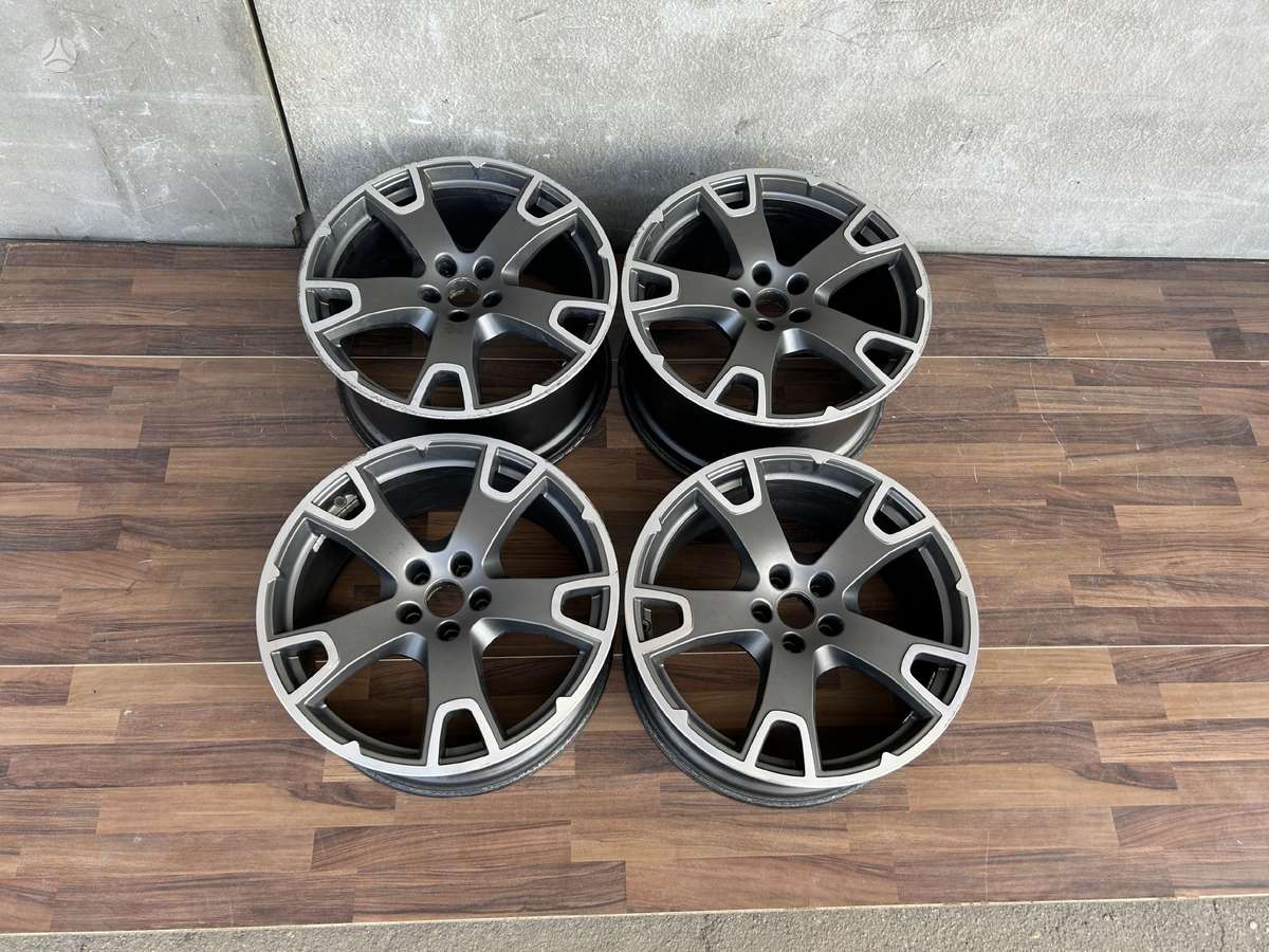 Maserati Levante, 670044701, Cen21040