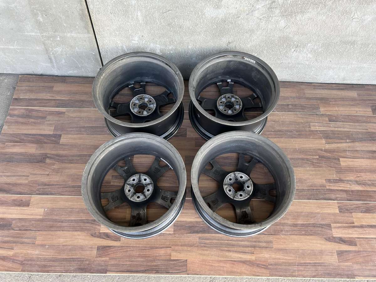 Maserati Levante, 670044701, Cen21040