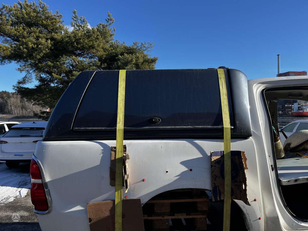 Isuzu D-Max, Krovinis skyrius, hood (front, rear)