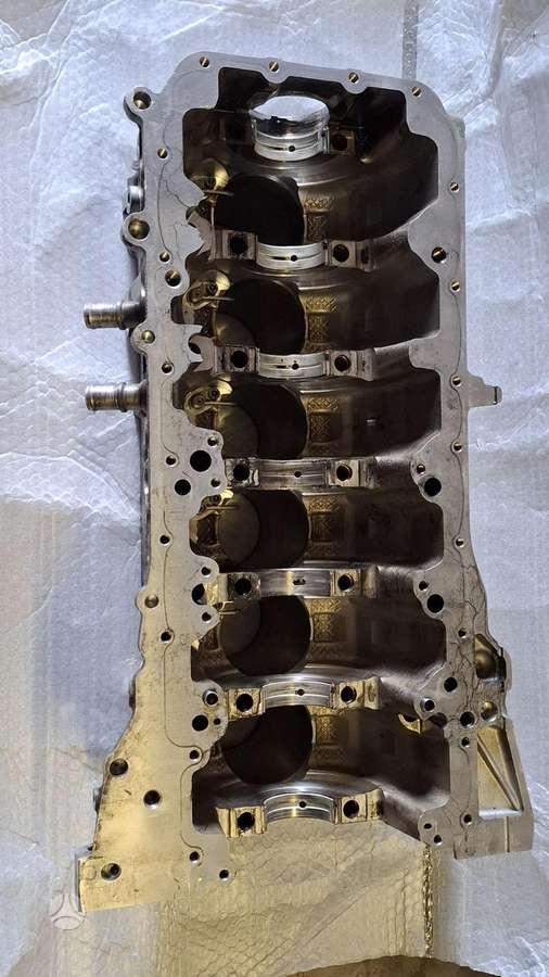 BMW 550 pistons, engine block, cylinder head