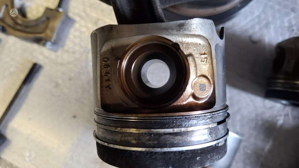 BMW 550 pistons, engine block, cylinder head
