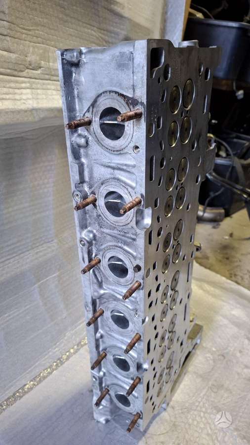 BMW 550 pistons, engine block, cylinder head