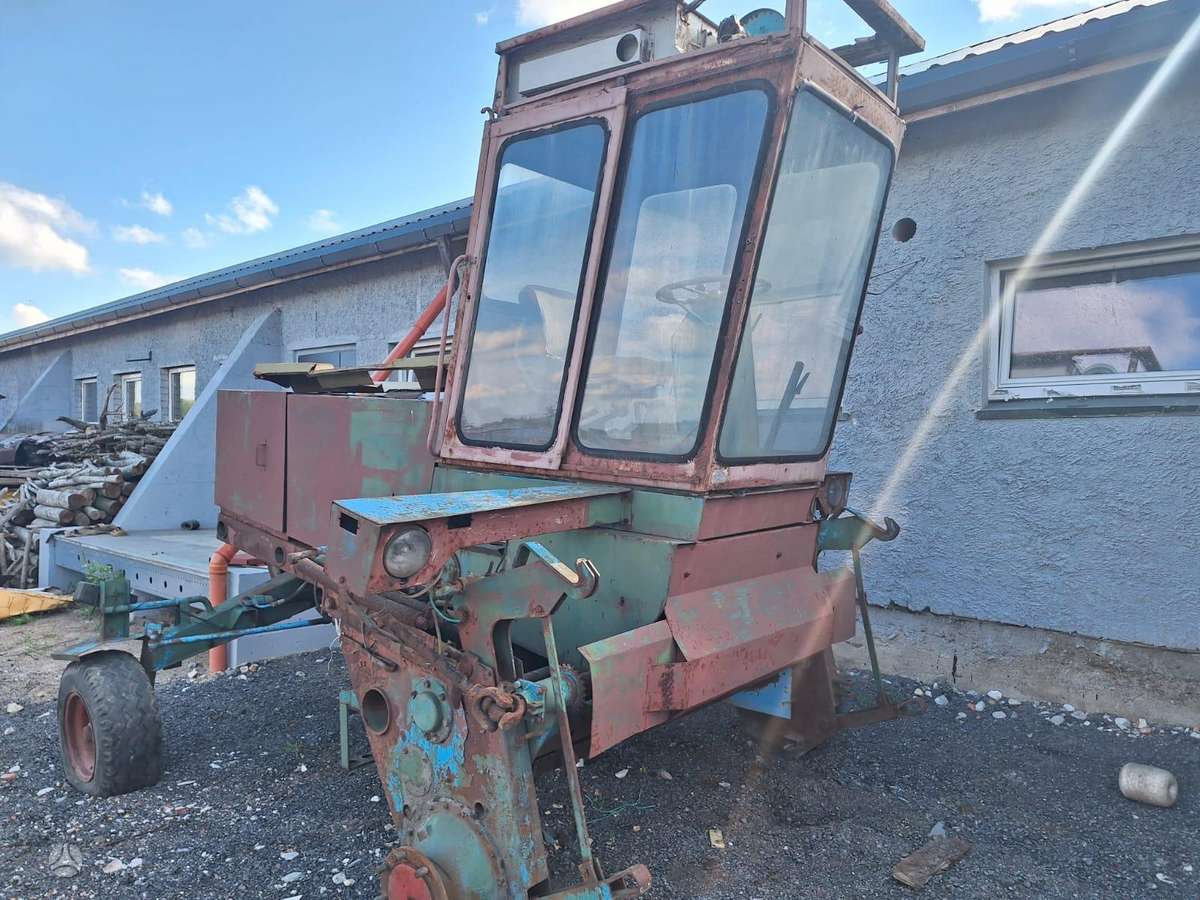 Fortschritt E301, self-propelled mower conditioners