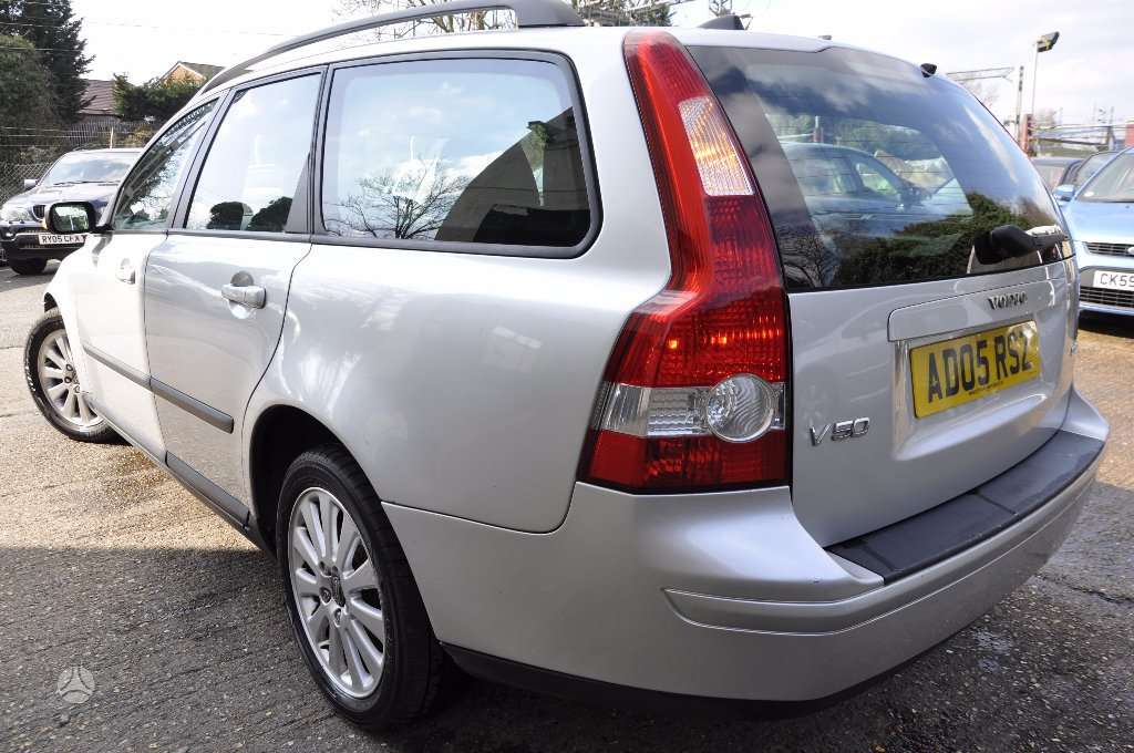 Volvo V50 dalimis