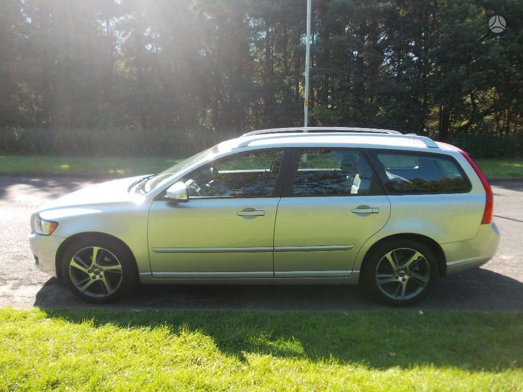 Volvo V50 dalimis