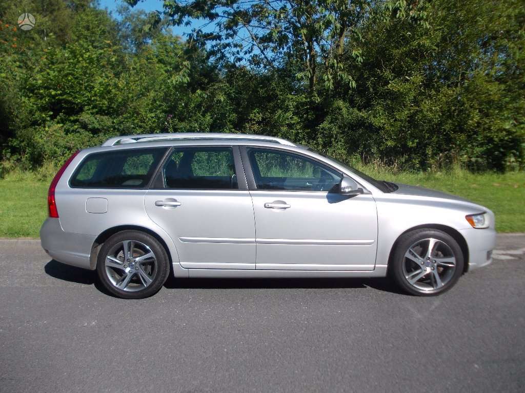 Volvo V50 dalimis