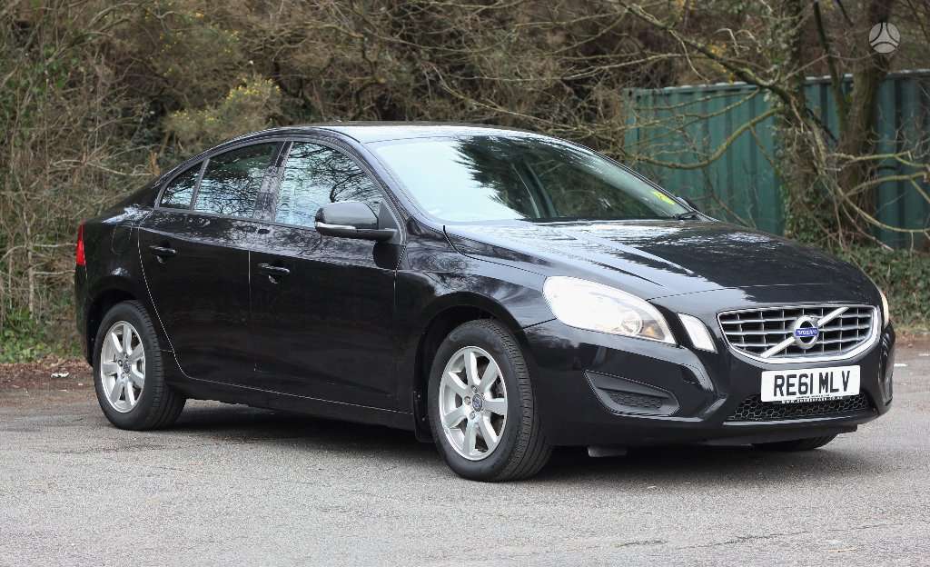 Volvo S60 dalimis. D3