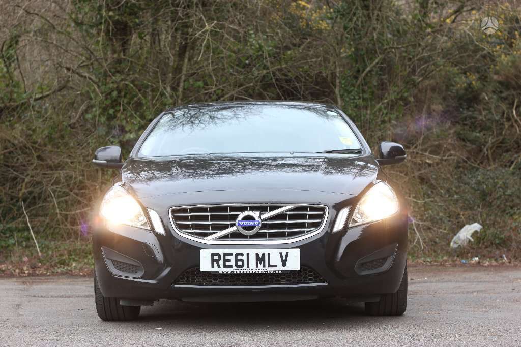 Volvo S60 dalimis. D3